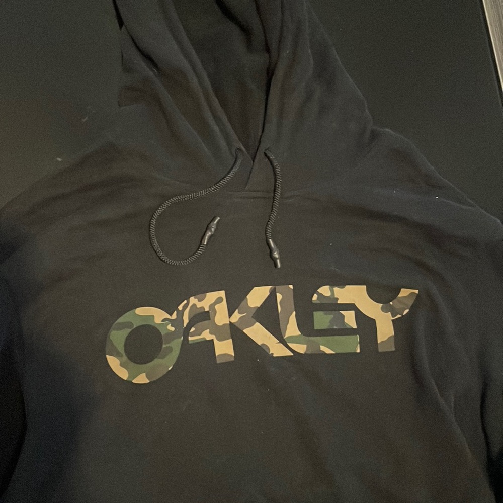 Oakley Hoodie worn Twice size 2XL fits like an XL